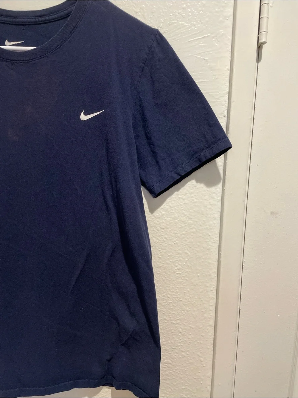 Nike Men's Navy Blue Small Swoosh Logo Crew Neck Short Sleeve T-Shirt S
